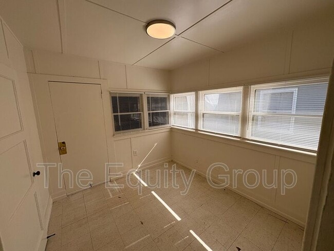 Building Photo - 457 N F St