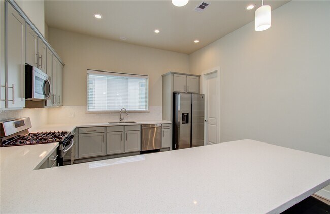 Building Photo - 5205 Allen St