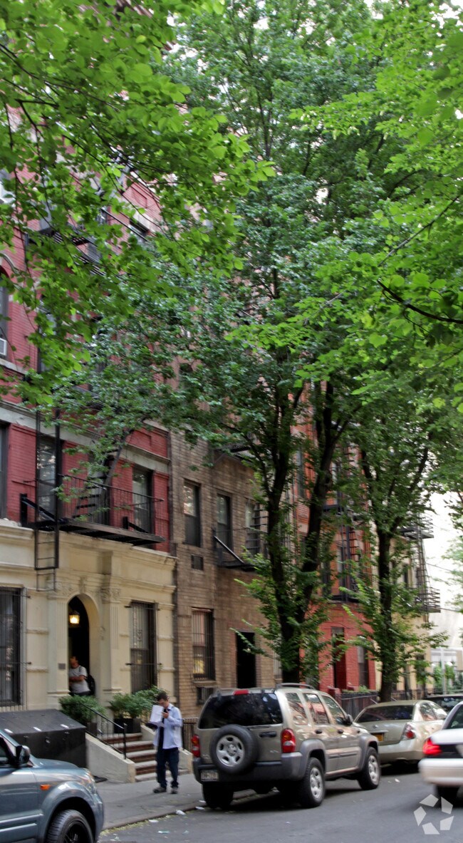 Building Photo - 335 East 92 Street