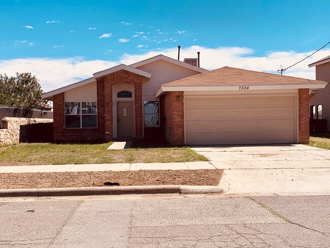 Building Photo - Beautiful Home Minutes from Fort Bliss