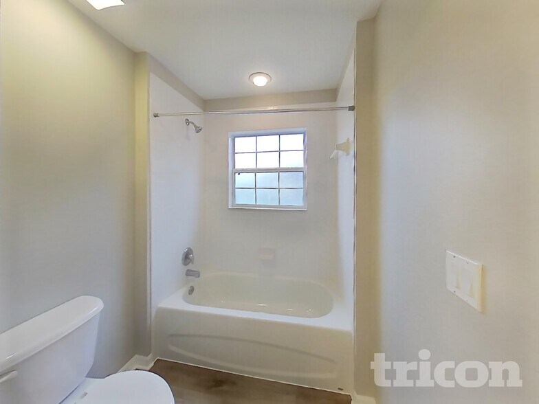 Building Photo - 3455 Oak Brook Ln