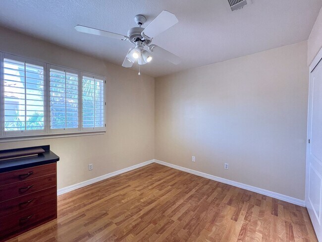 Building Photo - Pool Home in Gated Community