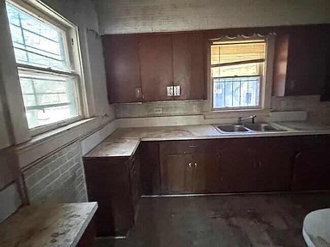 Building Photo - Looking for an easier path to homeownership?