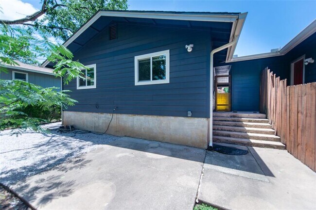 Building Photo - 7107 Dan-Jean Dr