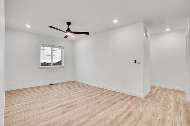 Building Photo - $3,650.00 - 4 Beds 3 Baths Single Family H...