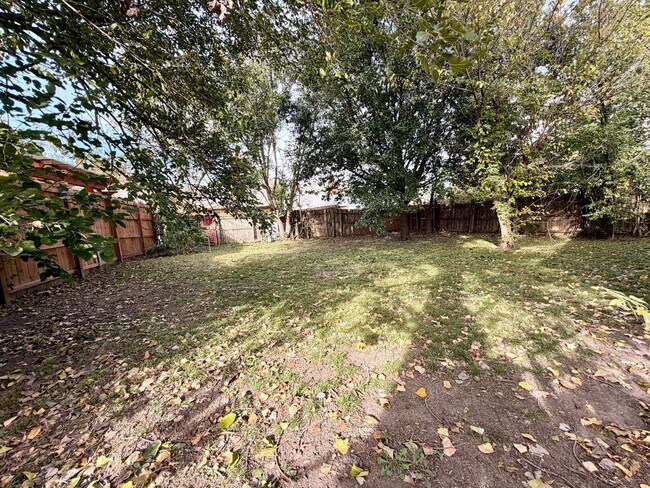 Building Photo - 8941 E 57th St