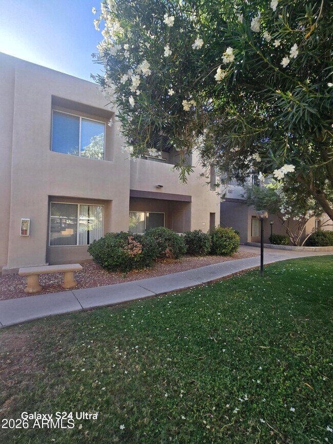 Building Photo - 11260 N 92nd St