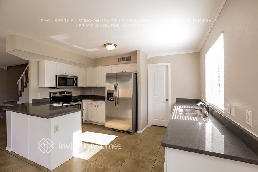 Building Photo - 6975 W Cactus Wren Dr