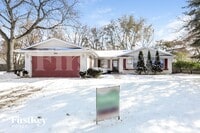 Building Photo - 1083 Willow Ct