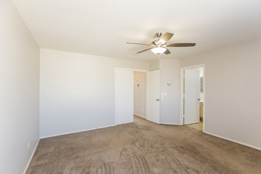 Building Photo - 11024 W Frier Dr