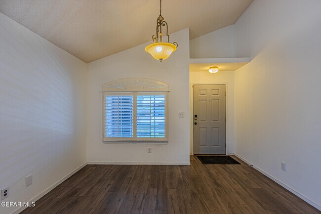 Building Photo - 12833 Tierra Pueblo Dr