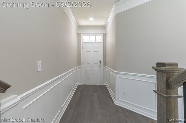 Building Photo - 4819 Glenora Dr