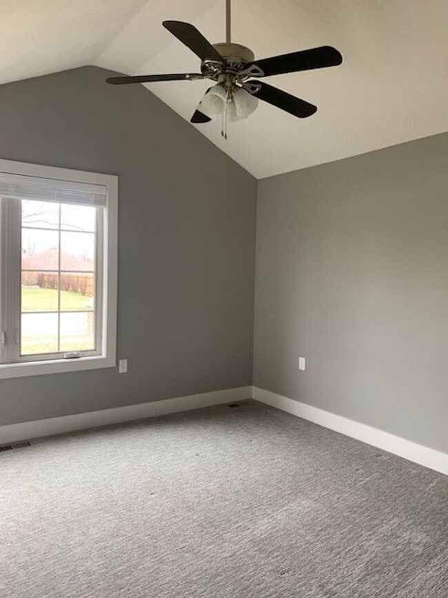 Building Photo - Beautiful Open Layout 3 Bedroom 2 Bath 3 Car Garage NIXA