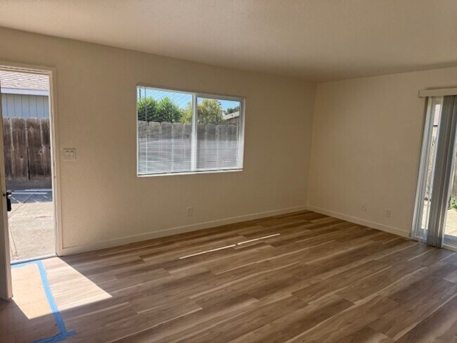 Building Photo - Bishop Street (605)