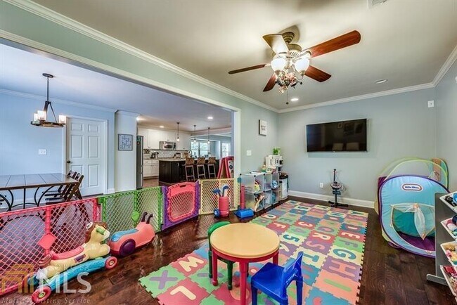 Building Photo - 7585 Spalding Ln
