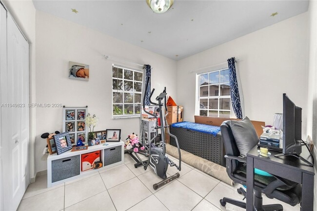 Building Photo - 7567 N Augusta Dr