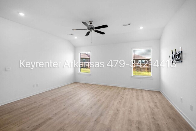Building Photo - Bright, Open & Beautifully Designed 3-Bedroom Home