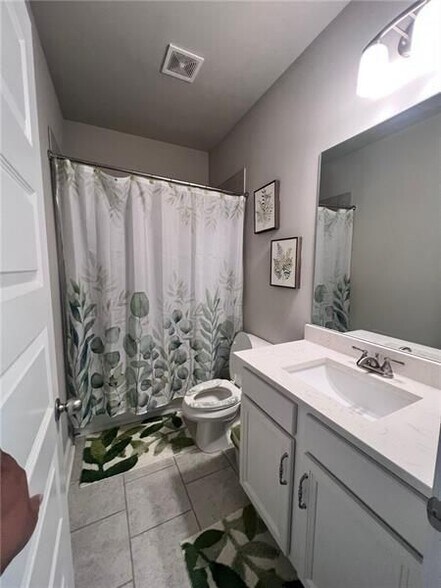 Building Photo - 2085 Manor Pointe Dr
