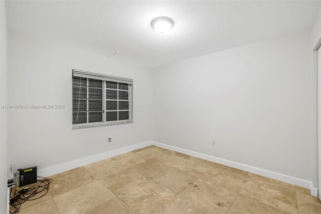 Building Photo - 3363 SW 154th Ct