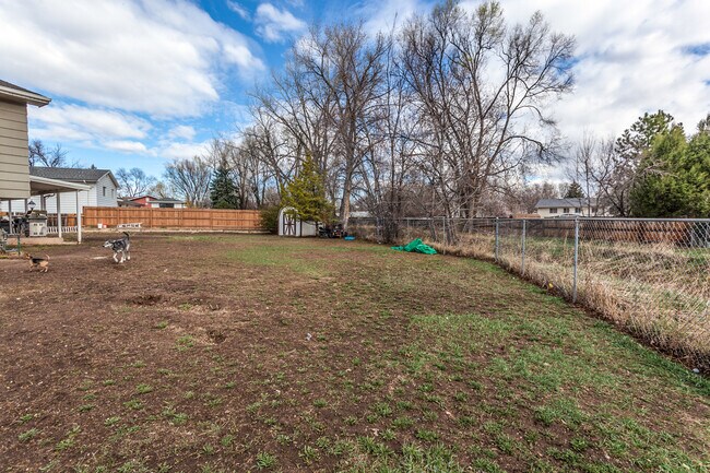 Building Photo - 1100 Skyline Dr