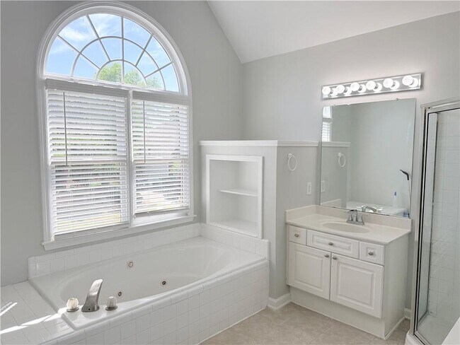 Building Photo - 6730 Wolford Ct