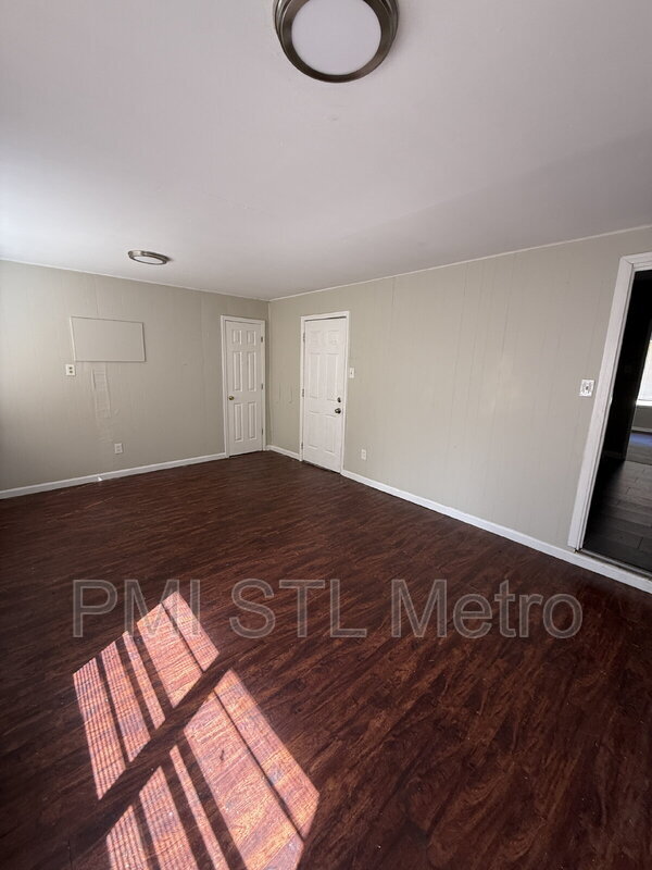 Building Photo - 5319 Elsie Ave