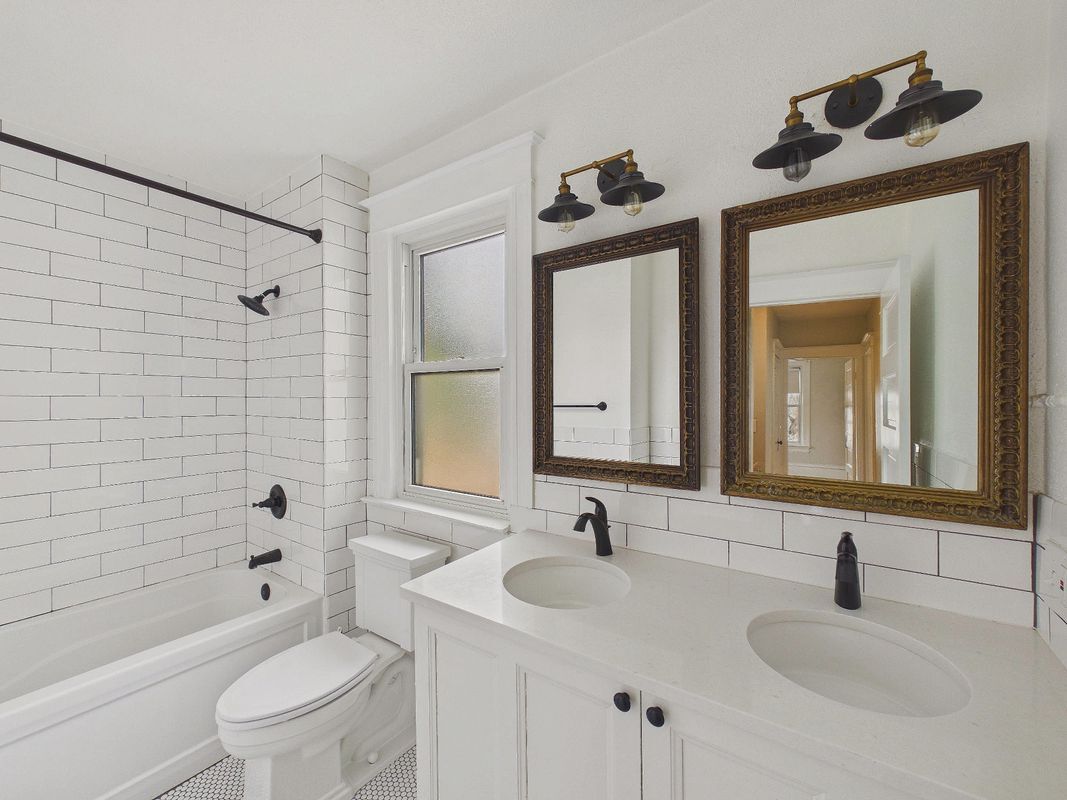 Building Photo - 2 Pennsylvania St