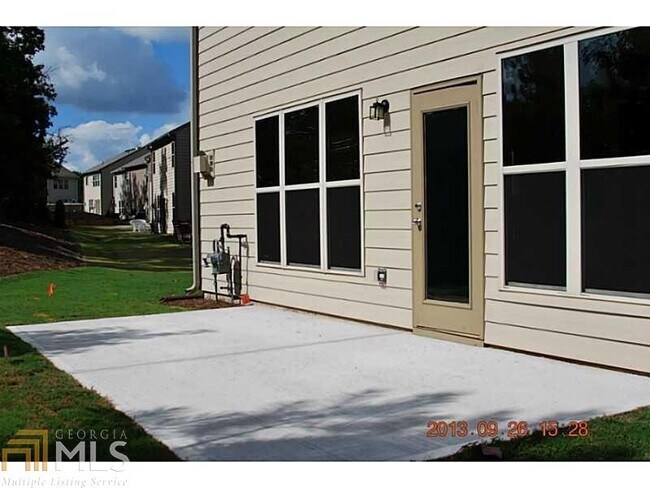 Building Photo - 6260 Crested Moss Dr