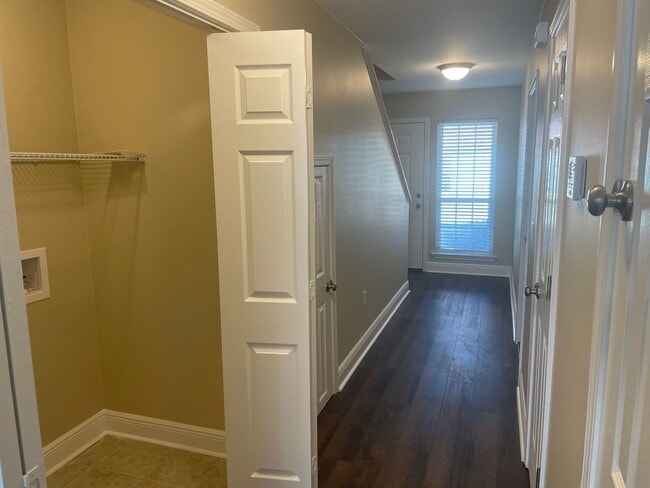Building Photo - Renovated 3BR/2.5BA Townhome — Garage + Backyard — Great Schools — $1,700/mo