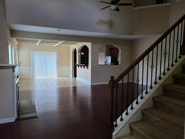 Building Photo - 7327 San Vista Dr