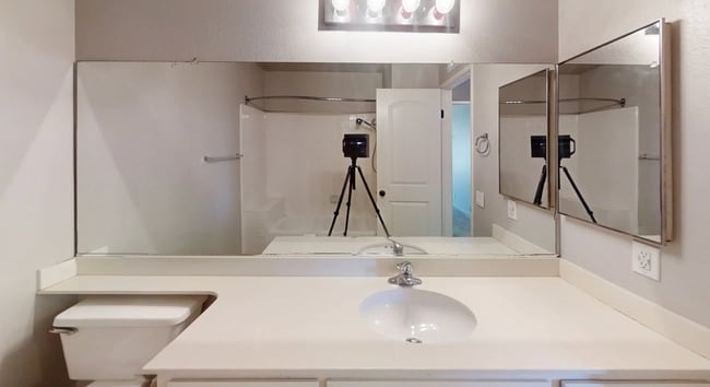 Building Photo - 780 S Tourmaline Ct