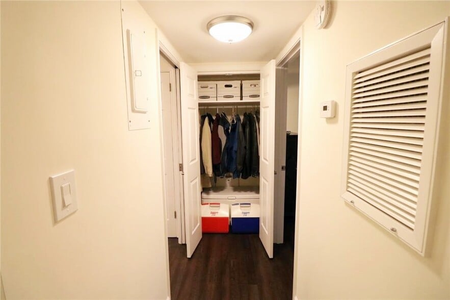 Building Photo - 11 Cantey Pl NW