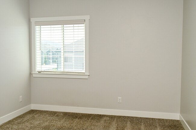 Building Photo - 1593 N 160 W