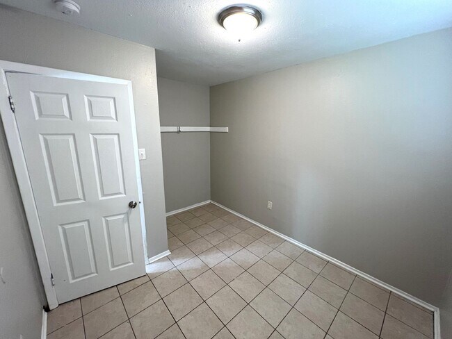 Building Photo - 6132 Pontotoc St