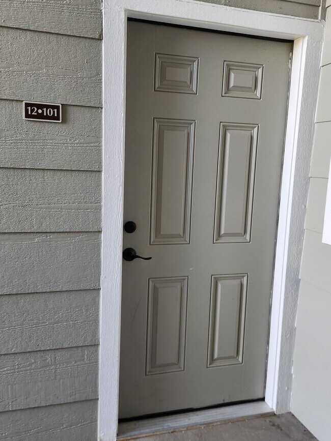 Building Photo - Amazing first floor condo in Littleton!!