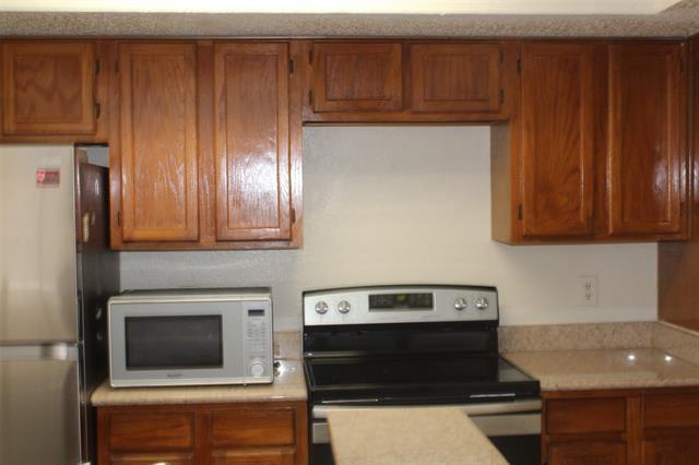 Building Photo - 9809 Walnut St