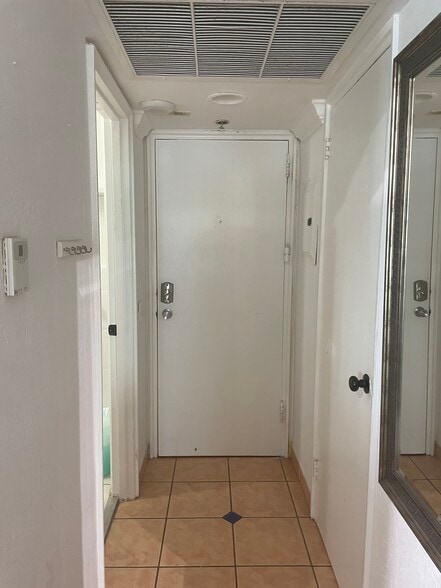 Building Photo - 6345 Collins Ave