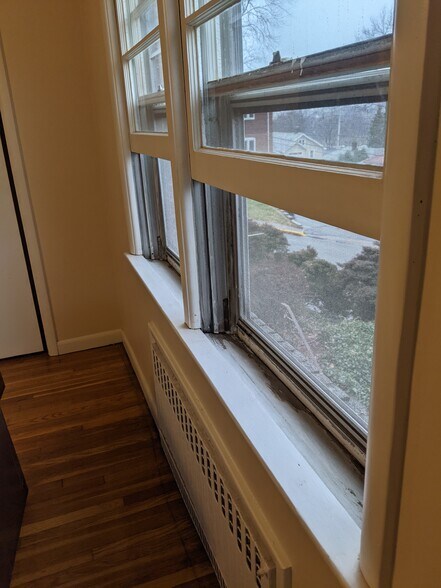 Building Photo - 639 Oakdene Ave