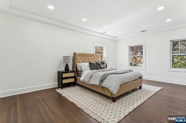 Building Photo - 648 East St