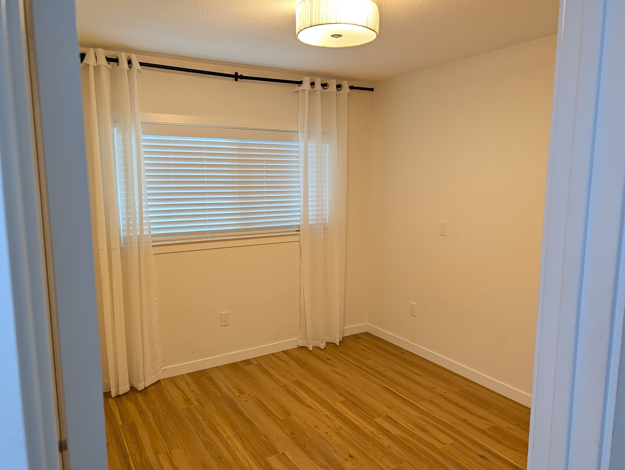 Building Photo - 487 Tuscarora Dr