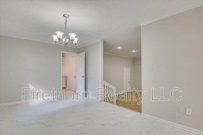 Building Photo - 2349 Henry Cir