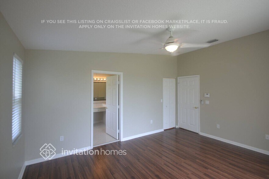 Building Photo - 5213 SW 158th Ave