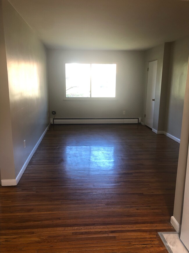 Living Room - 2828 Lafeuille Ave