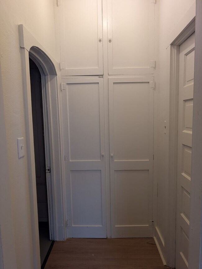 Building Photo - 921 5th St