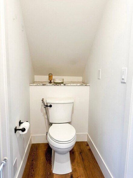 Building Photo - 22374 Glenwood Dr