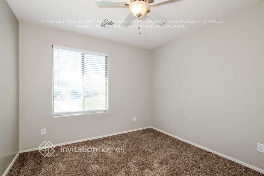 Building Photo - 35407 N Shorthorn Trail