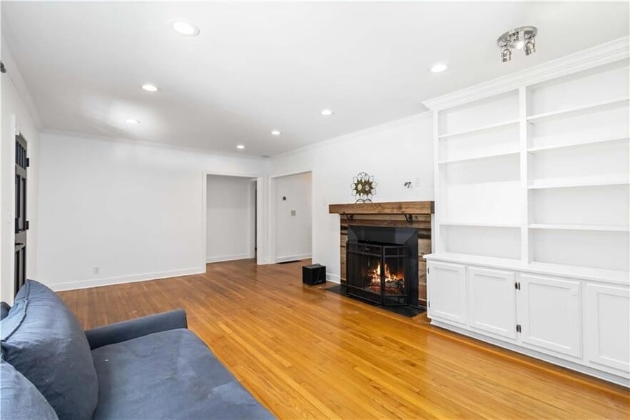 Building Photo - 2014 Westminster Way NE