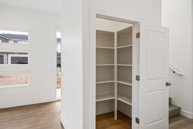 Building Photo - 2674 Rain Tree St