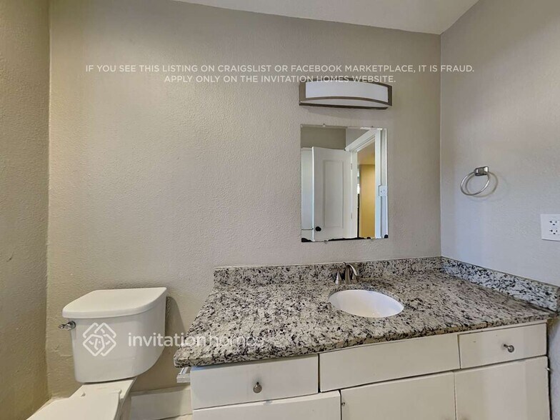 Building Photo - 923 Meadow Mead Dr