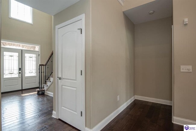 Building Photo - 120 Calumet Loop